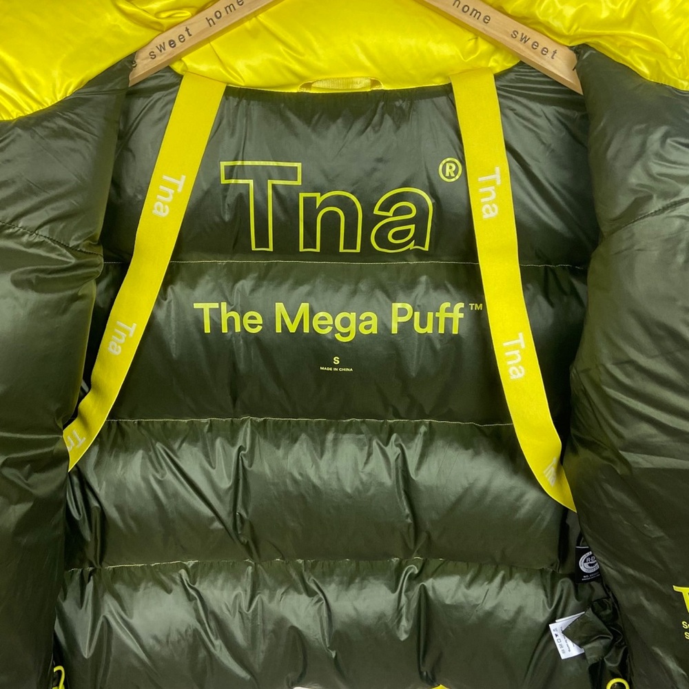 Aritzia TNA Puffer Jacket Mega Shorty Yellow Small - Picture 8 of 16